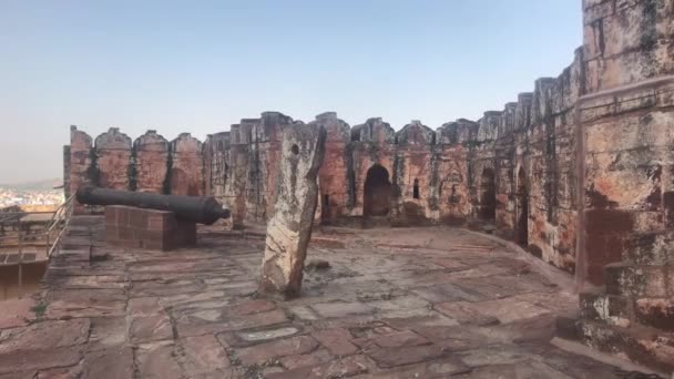 Jodhpur, Indien - Spielplatz vor dem Eingang zur Festung — Stockvideo