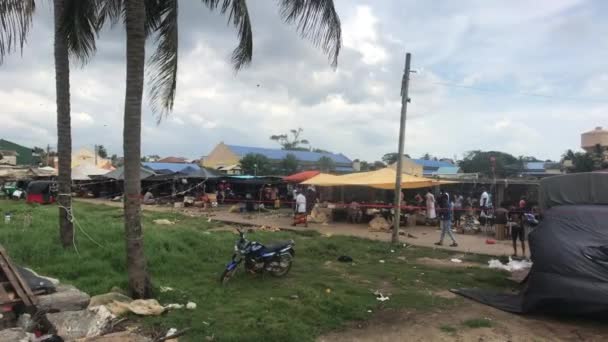 Negombo, Sri Lanka, 23 de noviembre de 2019, turistas en el mercado local parte 5 — Vídeos de Stock