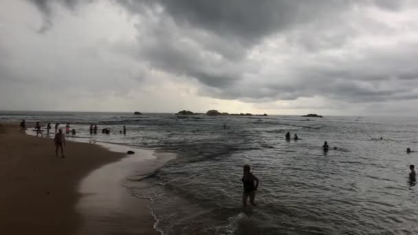 Hikkaduwa, Sri Lanka, mare prima della pioggia — Video Stock