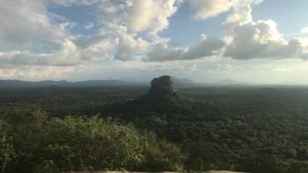 Sigiriya, Sri Lanka, hermosa vista de la montaña — Vídeo de stock