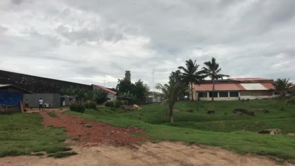 Galle, Sri Lanka, administrative building near the fortress — Stock Video