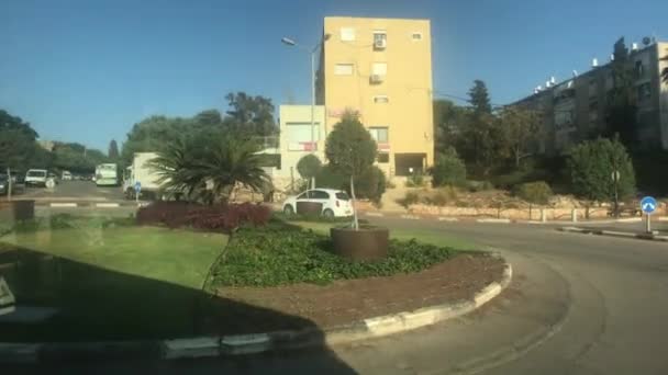 Hayfa, İsrail - 2. Bölümde şehir otobüs trafiği — Stok video