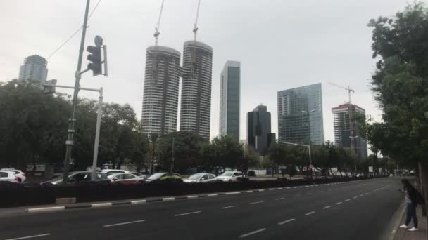 Tel Aviv, Israël - 22 octobre 2019 : touristes dans les rues d'une ville moderne partie 16 — Video