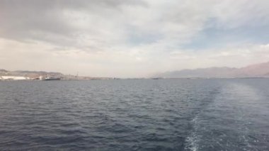 Eilat, İsrail - 8. Bölüm 'den önce bir turist gemisiyle denizde yürüyün