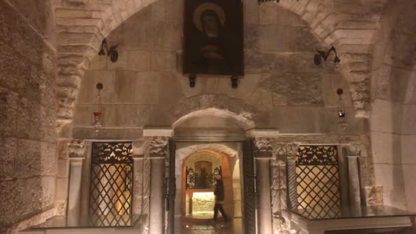 Jeruzalem, Israël - de binnenmuren van de kerk in het oude stadsdeel 16 — Stockvideo