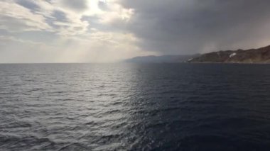 Eilat, İsrail - Dağlara bakan denizde yürü Bölüm 2