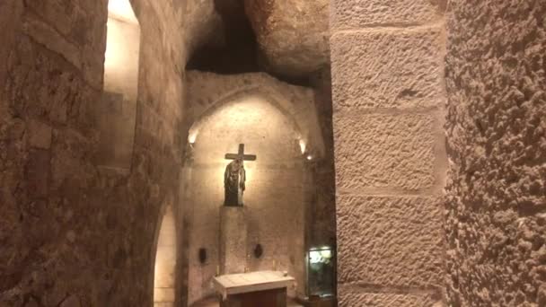 Jerusalem, israel - die inneren Mauern der Kirche in der Altstadt Teil 8 — Stockvideo