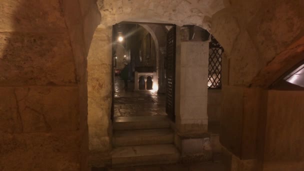 Jerusalem, Israel - the inner walls of the church in the old town part 13 — Stok video