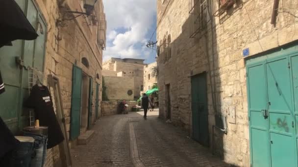 Bethlehem, Palestine - October 20, 2019: tourists walk the streets of the city part 20 — Αρχείο Βίντεο