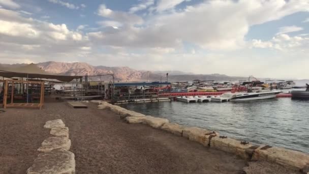 Eilat, Israël - Haven van toeristische jachten en schepen deel 7 — Stockvideo