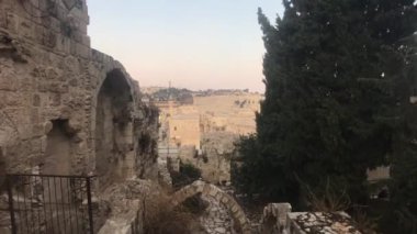 Kudüs, İsrail - geçmişten kalma desenli ve freskli duvarlar