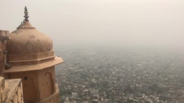Jaipur, Hindistan - Eski tarihi kalenin 17. bölümünün üstünden görüntü