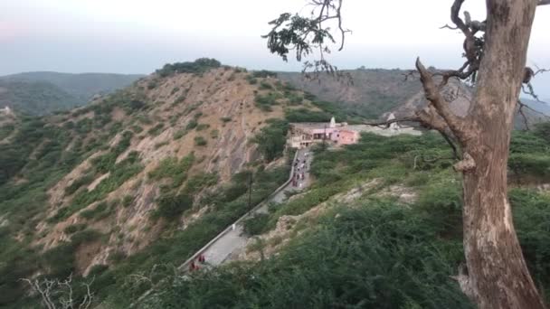 Jaipur, India - Galta Ji, vista de la montaña durante la puesta del sol parte 3 — Vídeo de stock