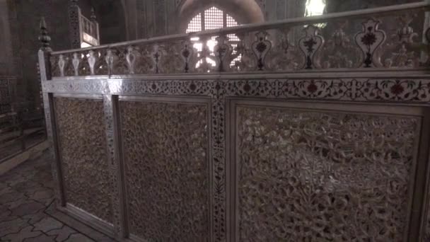 Agra, India, November 10, 2019, Taj Mahal, inner partition in the temple — Stok video