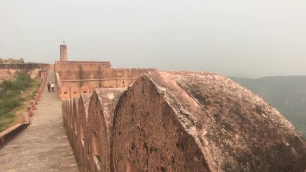 Jaipur, Indie - krásný výhled na okolí z výšky pevnosti část 2 — Stock video