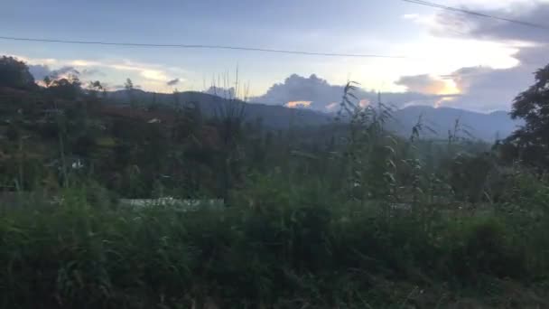 Έλλα, Σρι Λάνκα, ο ήλιος ανατέλλει μέσα από τα σύννεφα μέρος 2 — Αρχείο Βίντεο