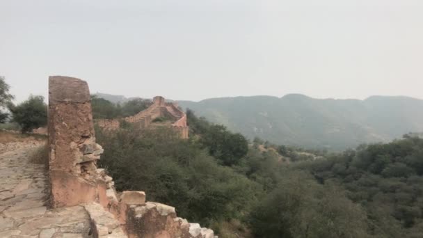 Jaipur, India - long fortified wall in the old fortress part 6 — 비디오