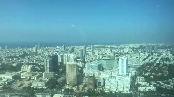 Tel Aviv, Izrael - pohled na město z výšky mrakodrapu — Stock video