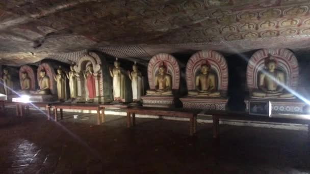 Dambulla, Sri Lanka, 25 de noviembre de 2019, Templo de la cueva de Dambulla, Estatua de Buda Parte 28 — Vídeos de Stock