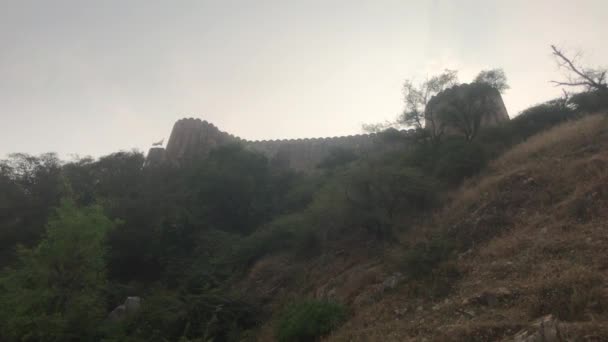 Jaipur, indien - lange befestigte Mauer in der alten Festung Teil 4 — Stockvideo