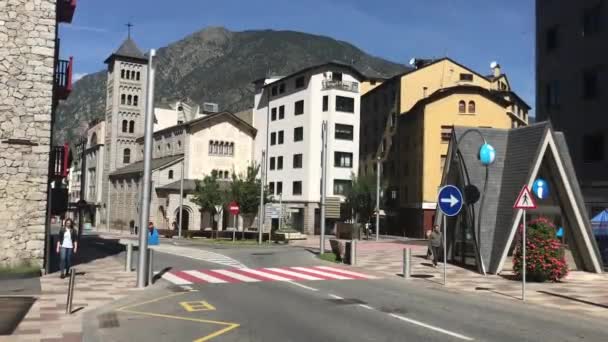 Andorra, Andorra la Vella, 20 juni 2019, Een straat — Stockvideo
