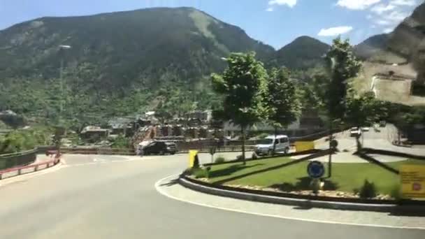 Andorre, Une vue sur une route de montagne — Video