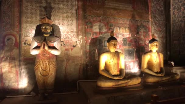 Dambulla, Sri Lanka, 25 de noviembre de 2019, Templo de la Cueva de Dambulla, Estatua de Buda Parte 11 — Vídeos de Stock