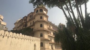 Udaipur, Hindistan - eski sarayın duvarları ve kuleleri
