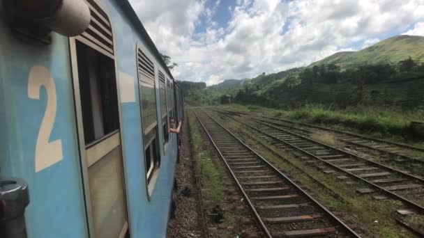 Ella, Sri Lanka, paragem de vagão azul — Vídeo de Stock