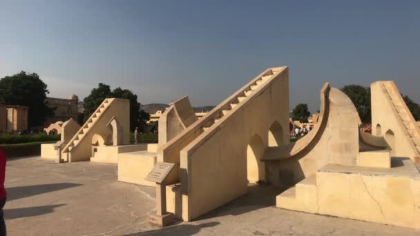 インドのジャイプール-炎天下の歴史的建造物 — ストック動画