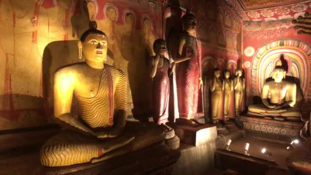 Dambulla, Sri Lanka, 25 de novembro de 2019, Templo da caverna de Dambulla, Estátua de Buda Parte 7 — Vídeo de Stock
