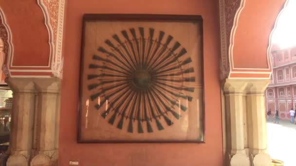 Jaipur, India - City Palace painting from old-time rifles — Stock Video