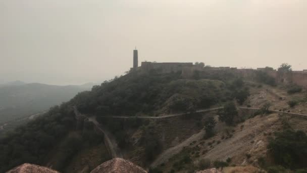 Jaipur, India - Kilátás az erődre messziről 14 — Stock videók