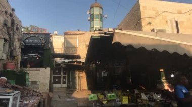 Kudüs, İsrail - 20 Ekim 2019: turistler eski şehrin tarihi mekanlarına taşındılar.