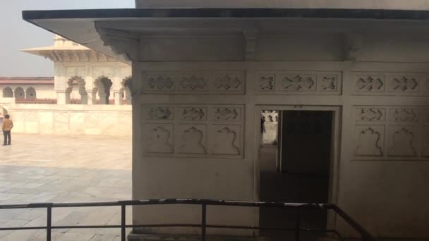 Agra, India, November 10, 2019, Agra Fort, fragment of the historic white marble structure — ストック動画