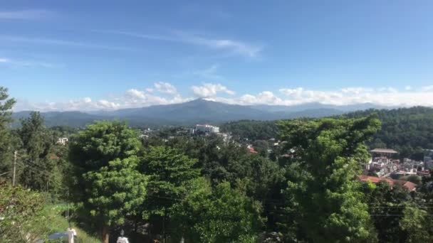 Kandy, Sri Lanka, vue sur la ville depuis la hauteur du temple du grand Bouddha — Video
