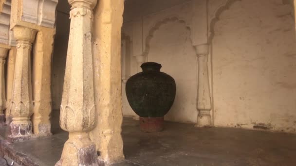Jodhpur, Indie - starý džbán velkých rozměrů — Stock video