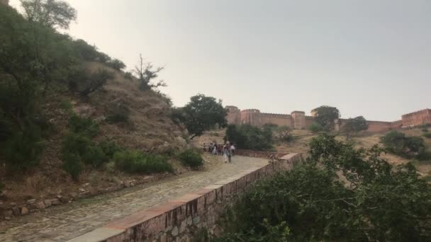 Jaipur, indien - lange befestigte Mauer in der alten Festung Teil 3 — Stockvideo