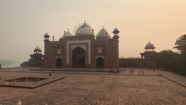 Agra Índia, 10 de novembro de 2019, Mesquita Auxiliar Taj Mahal — Vídeo de Stock