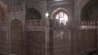 Agra, Hindistan, 10 Kasım 2019, Taj Mahal, caminin iç duvarları.