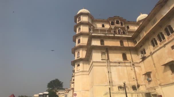 Udaipur, India - walls and towers of the old palace part 7 — 图库视频影像