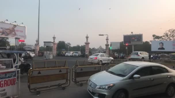 Jaipur, India - a közlekedés mindkét irányban halad — Stock videók
