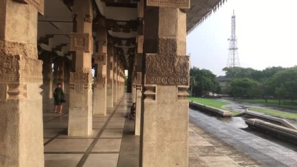 Colombo, Sri lanka, November 20, 2019, Independence square, Colombo 07, The Independence Memorial Hall, view of the columns — Stok video
