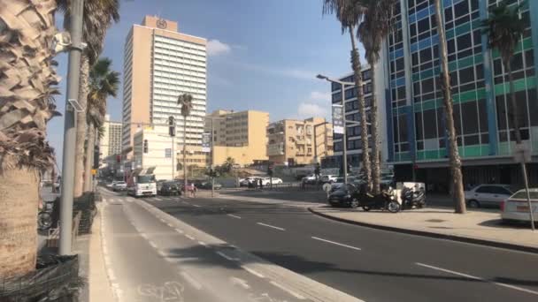 Tel Aviv, Israele - 22 ottobre 2019: i turisti camminano lungo il lungomare parte 6 — Video Stock
