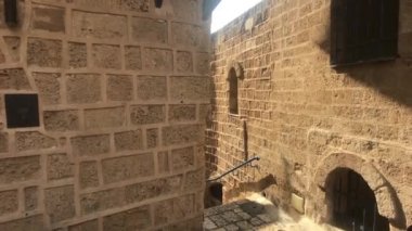 Tel Aviv, İsrail - 22 Ekim 2019: turistler şehrin tarihi kısmını keşfediyorlar