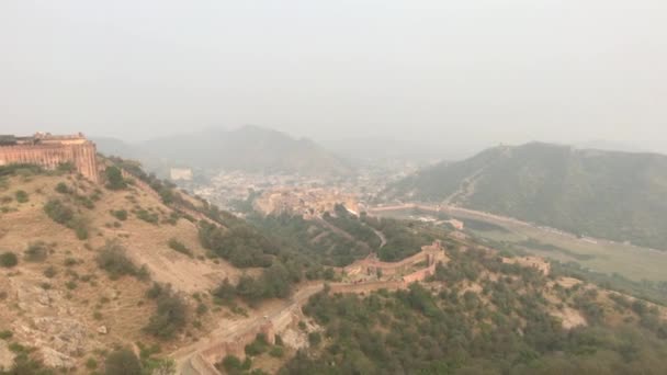 Jaipur, Indie - krásný výhled na okolí z výšky pevnosti část 11 — Stock video