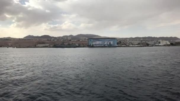 Eilat, Israel - Walk on the sea overlooking the mountains part 17 — Stock Video