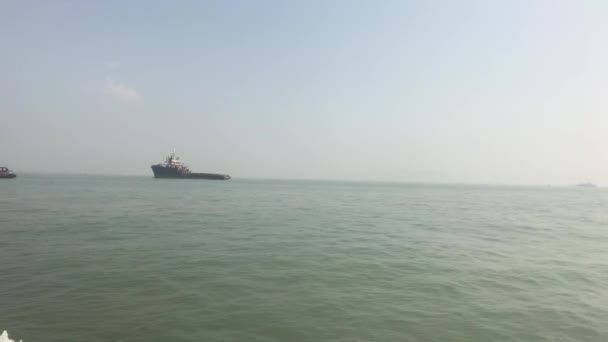 Mumbai, India - View of ships in the Arabian Sea part 13 — 图库视频影像