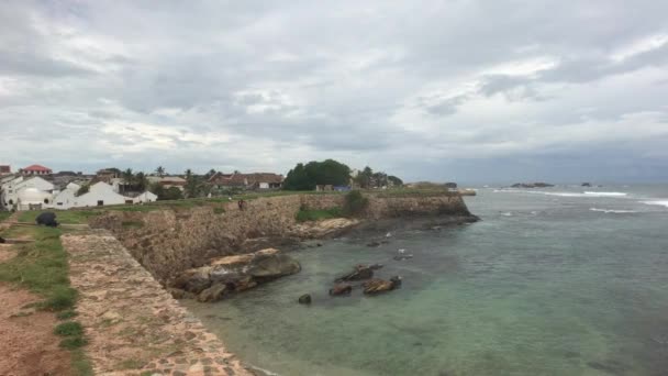 Galle, Σρι Λάνκα, οχυρωμένο τείχος δίπλα στη θάλασσα — Αρχείο Βίντεο