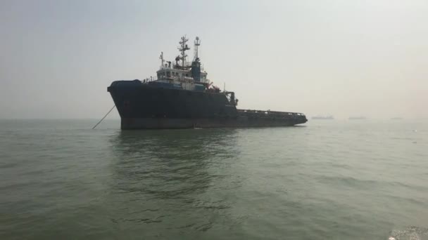 Mumbai, India - View of ships in the Arabian Sea part 19 — 图库视频影像